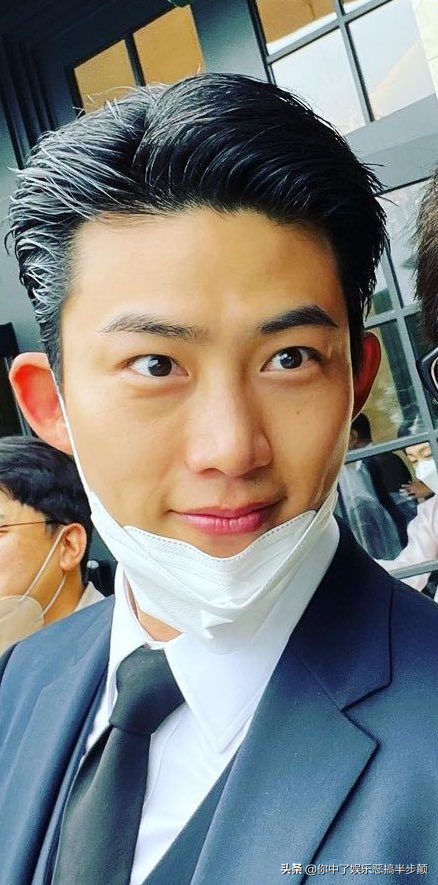 2PM合体出席前经纪人婚礼，献唱经典曲目《10分满分的10分》