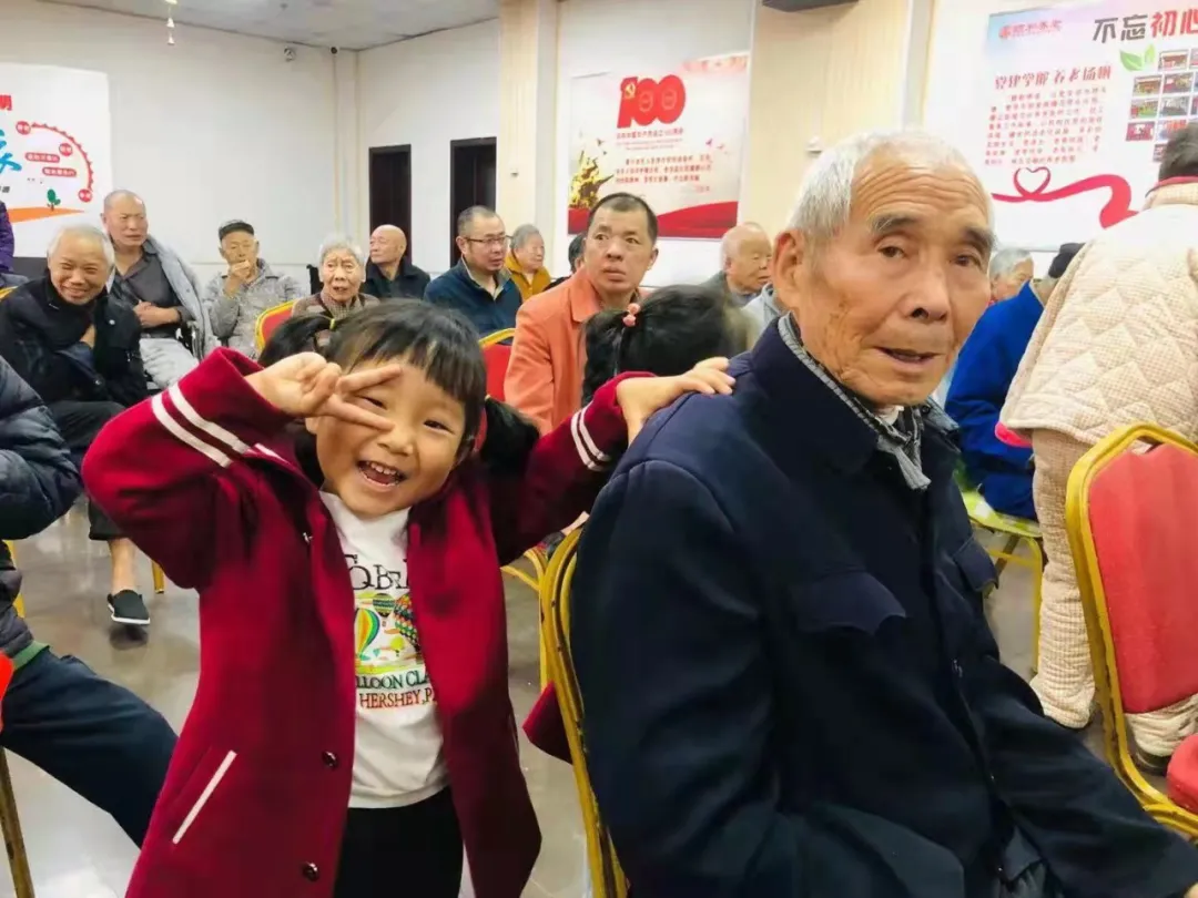 跳跳糖怎么玩（“颐”起玩耍吧 - 祖孙同乐，推荐几个适合祖孙一起玩的小游戏）