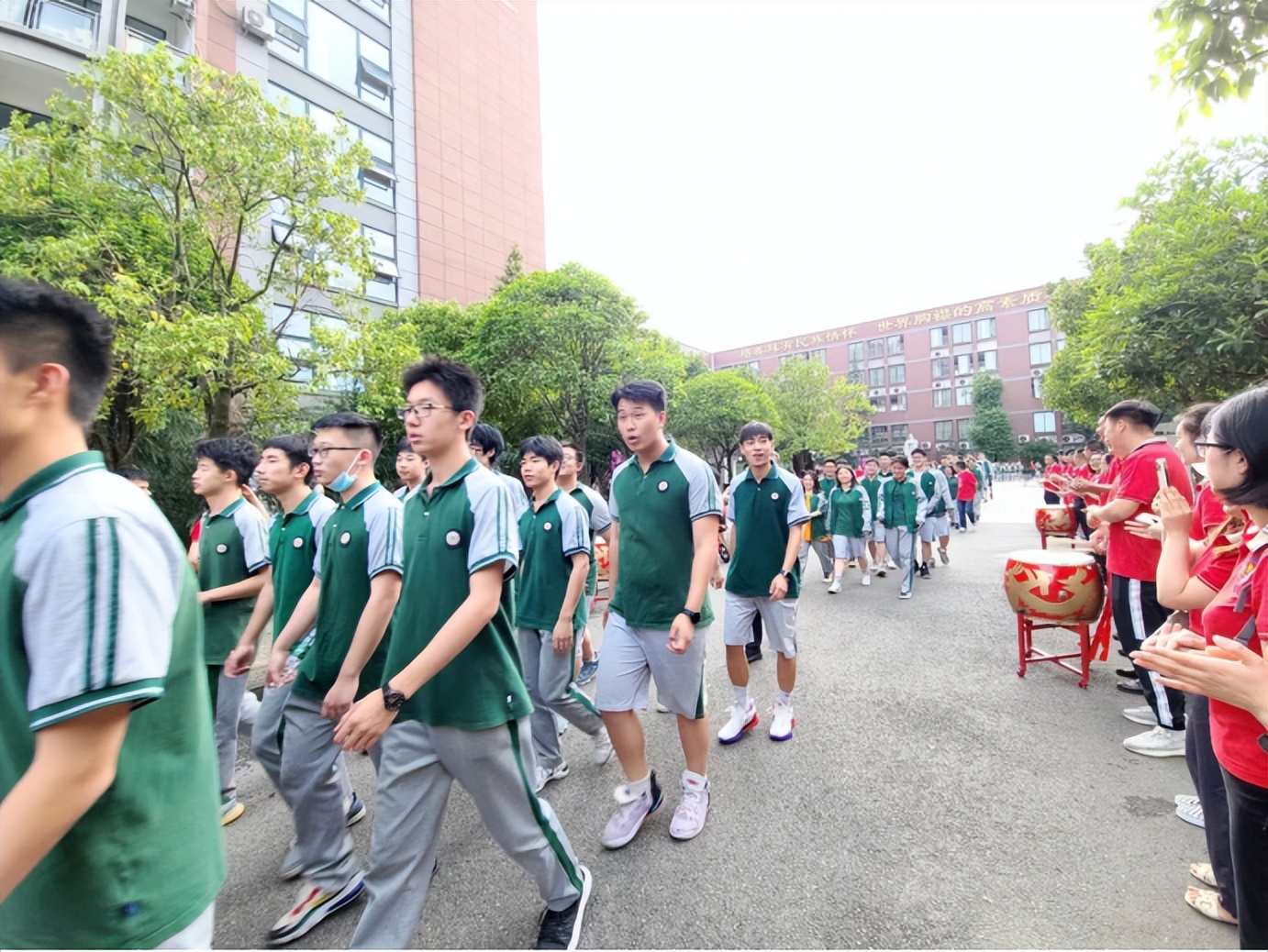 理科690、680，文科640、620，很淡定！“985”，成外高新一起冲