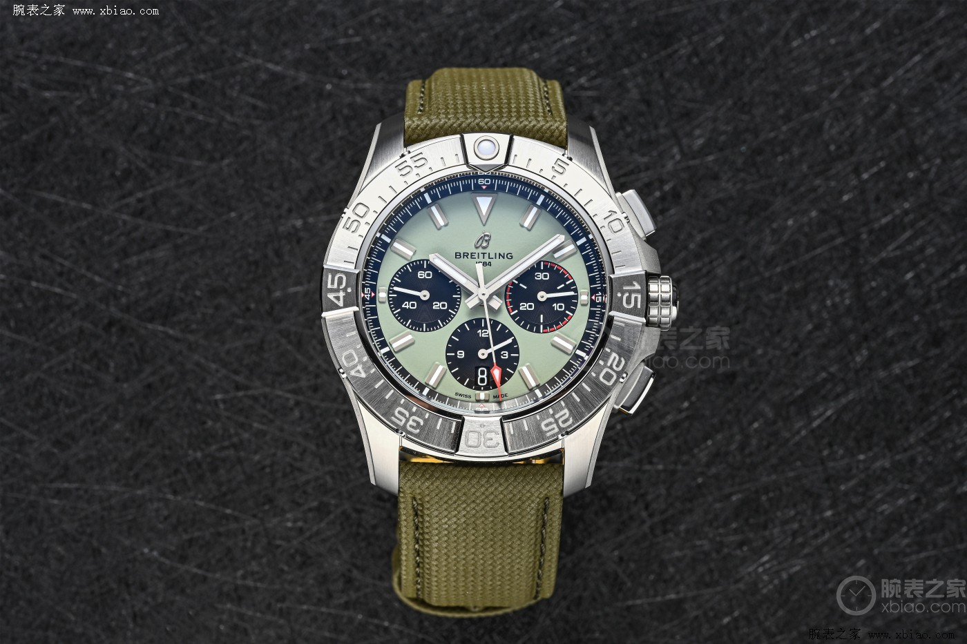 硬汉感绿表，这枚百年灵不能错过