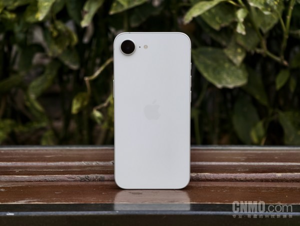 从iPhone 16e看苹果的“果味普惠”与“精准刀法”