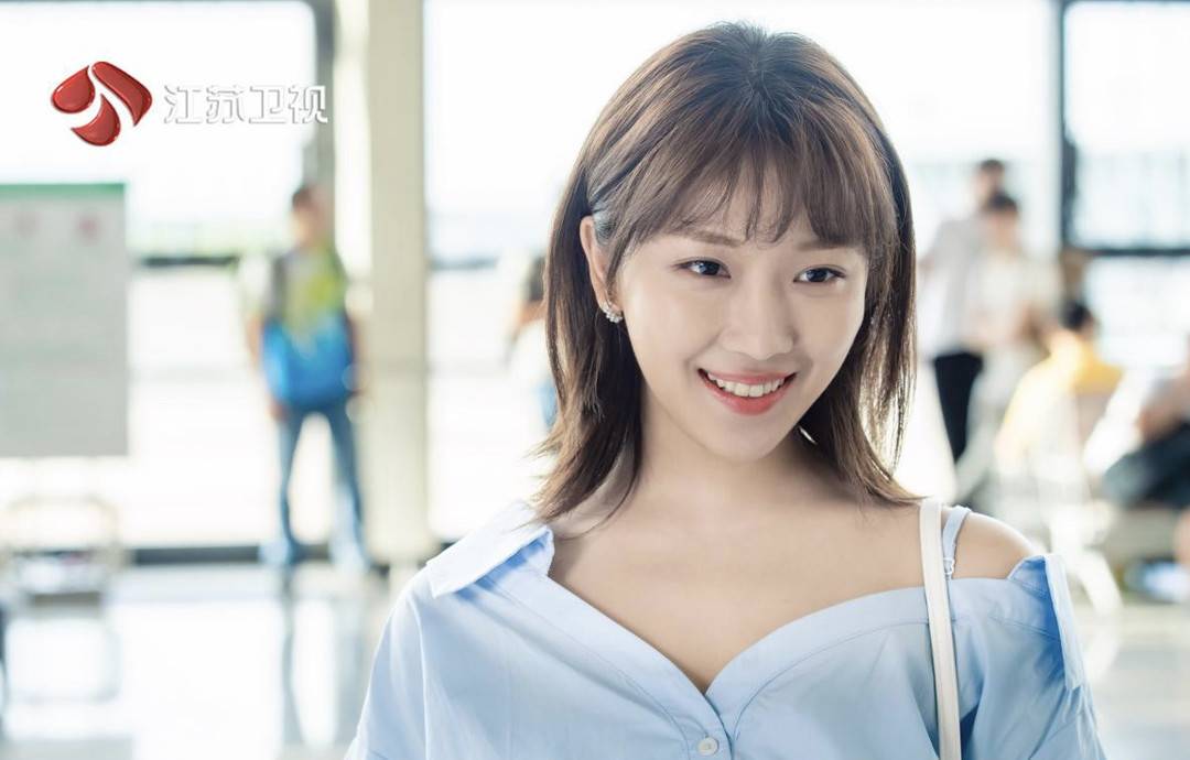 《有盼头》中出演奋斗的家政女孩 对话菅纫姿:每个