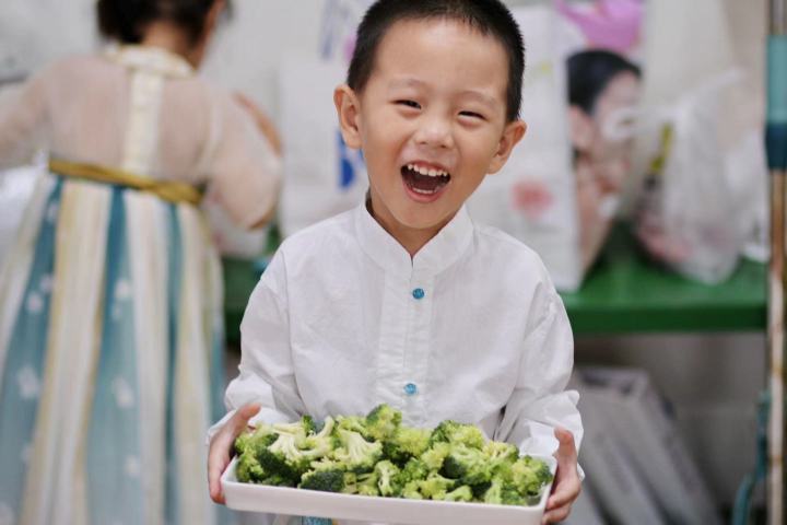 多有味道的仪式感,衢州这所幼儿园的孩子开学第一天吃起了火锅