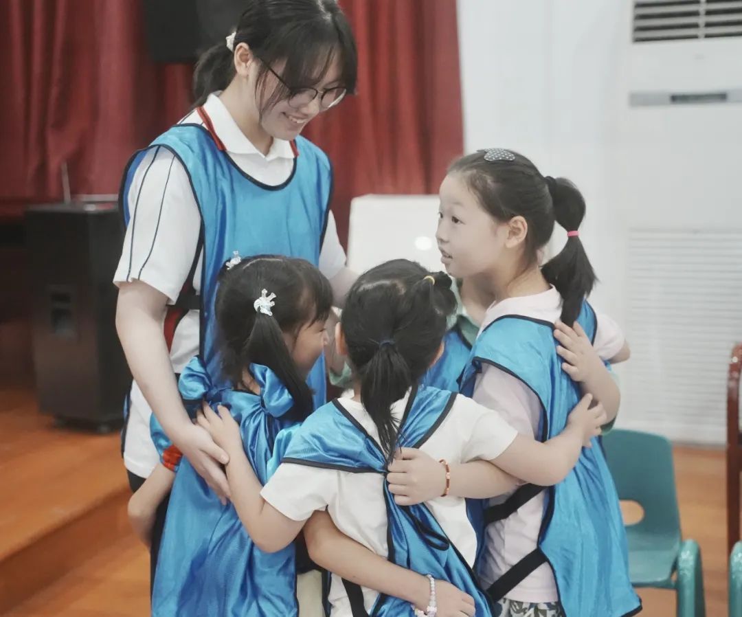 玩过“真人版”飞行棋吗?孩子们在这里理解“生命”