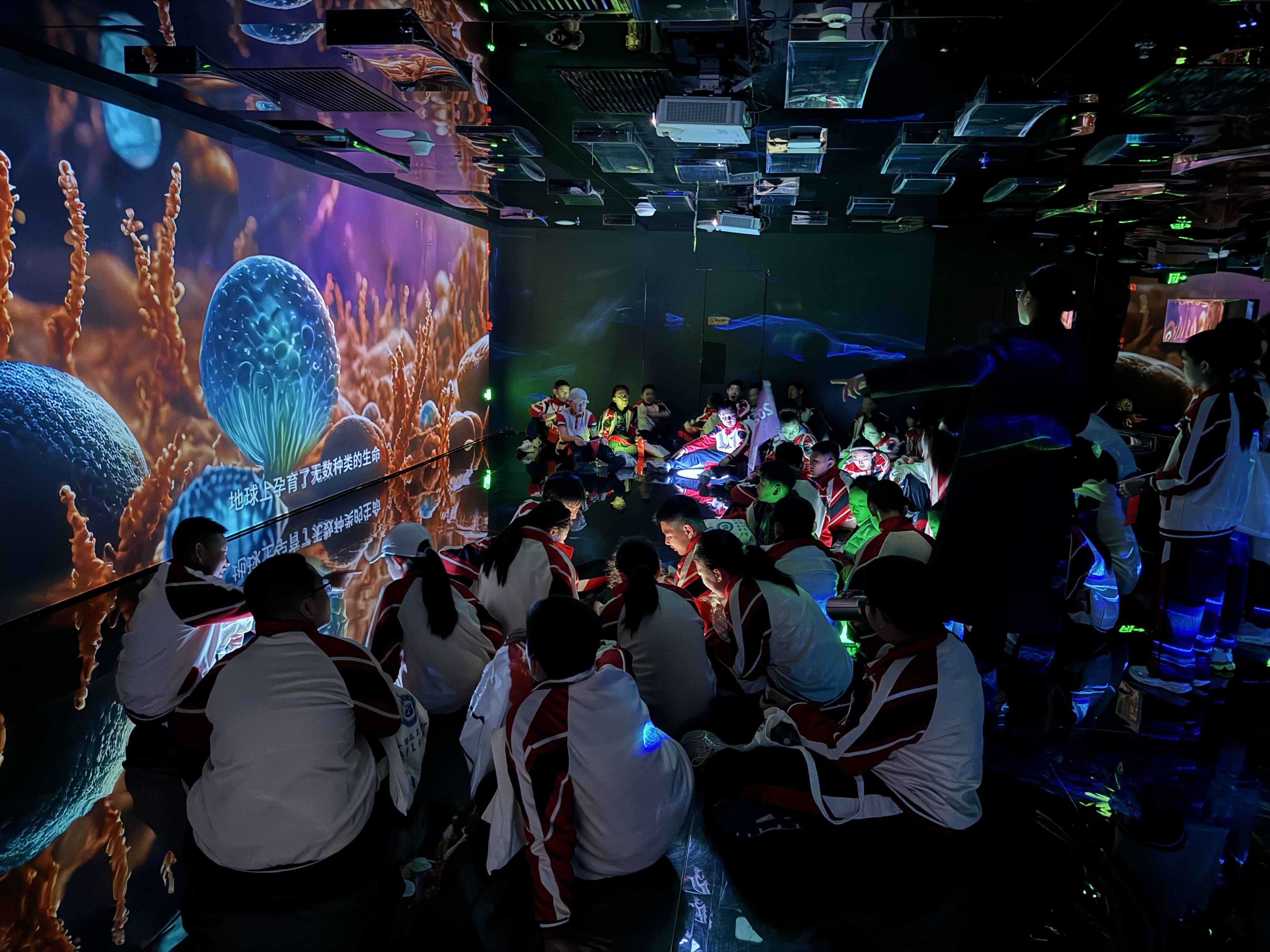 ​探秘海阳航天港，点燃少年飞天梦！700师生共赴航天主题综合实践之旅