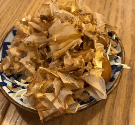 章鱼小丸子上的“木屑”，到底是什么？
