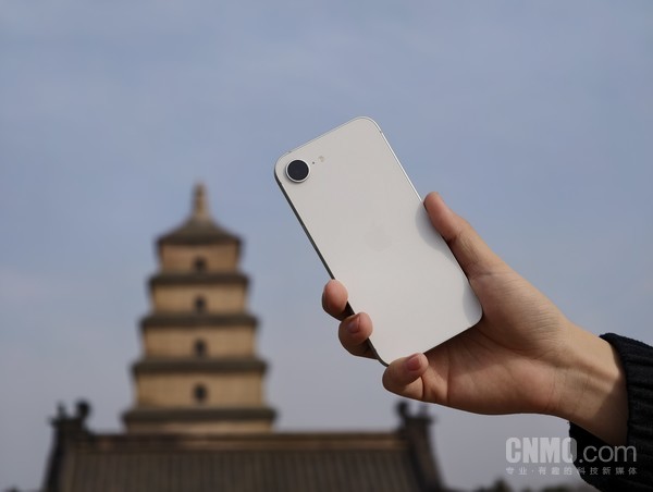 从iPhone 16e看苹果的“果味普惠”与“精准刀法”