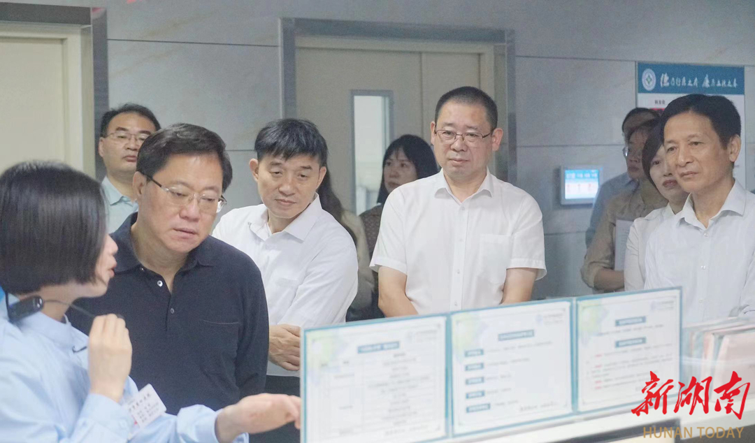 落实计生服务,情暖特殊家庭——陈文浩会长来长沙市考察调研