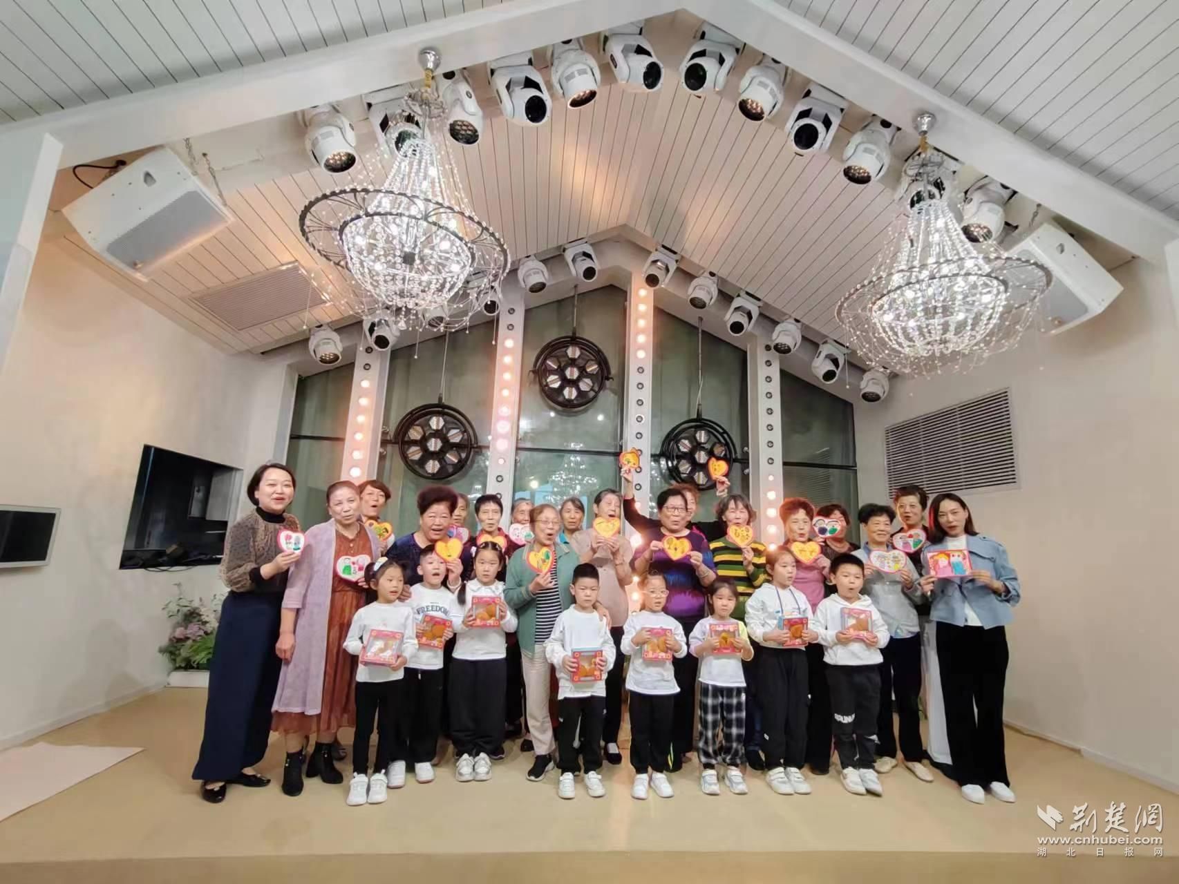 大兴路幼儿园“吉祥娃娃”爱心敬老