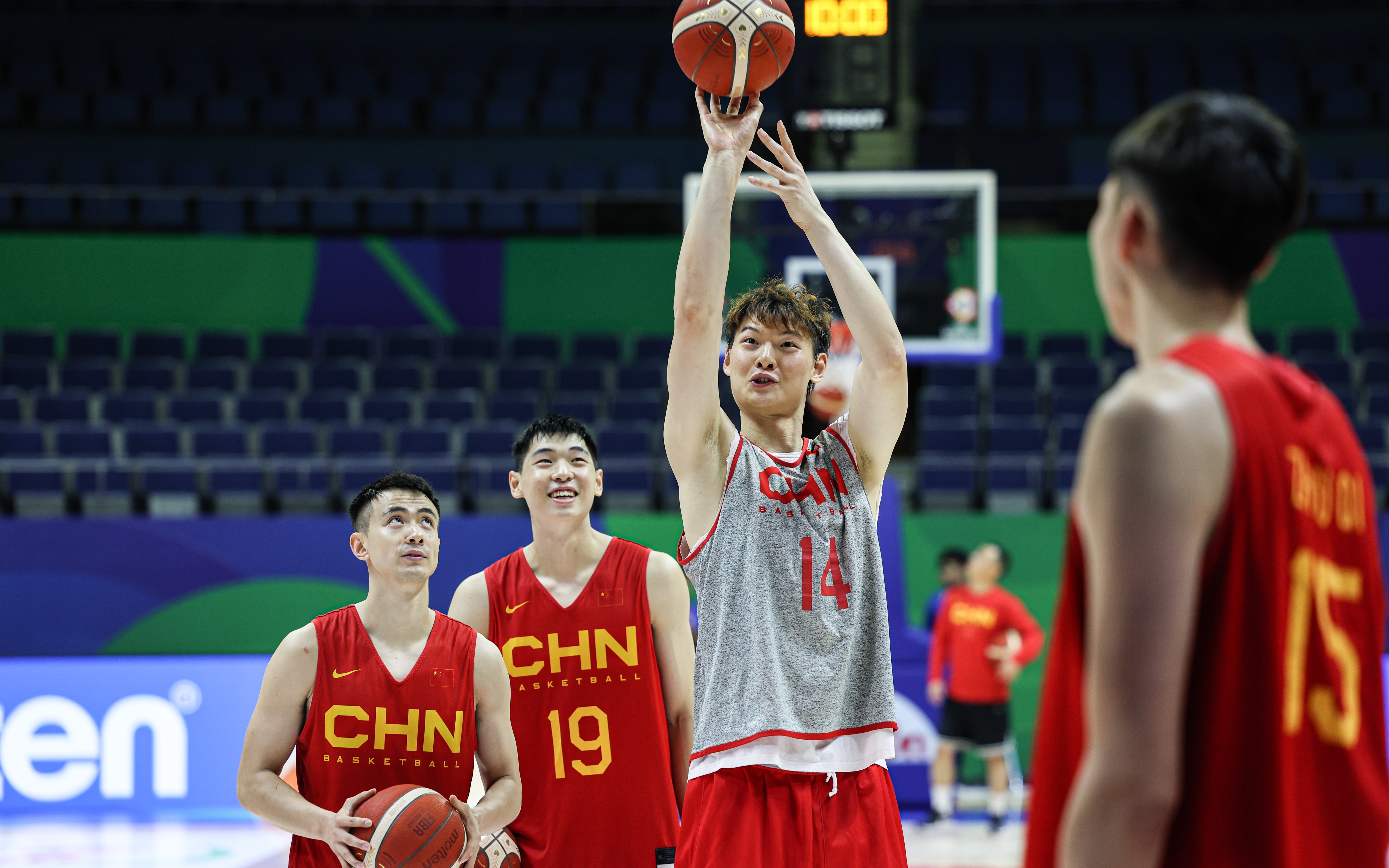 中国篮球国家队叫什么名字（中国男篮明晚亮相世界杯，乔帅鼓励队员“享受篮球”）