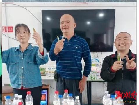 长沙县一缕阳光残疾人托养服务中心开展“情暖中秋-欢度国庆”主题活动