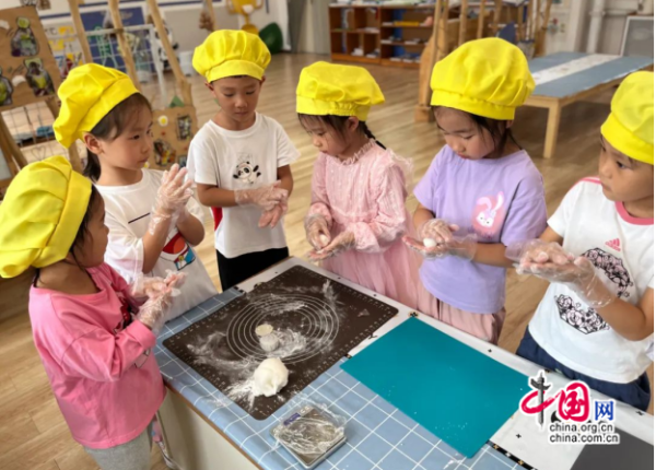 话中秋、品月饼 成都武侯七幼讲述中秋课程故事