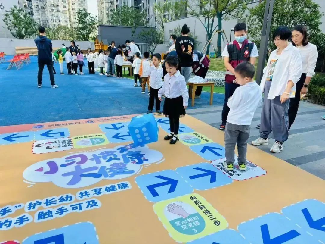 萌娃学“洗手”,争当健康小卫士