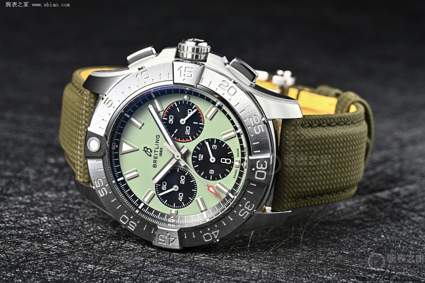 硬汉感绿表，这枚百年灵不能错过