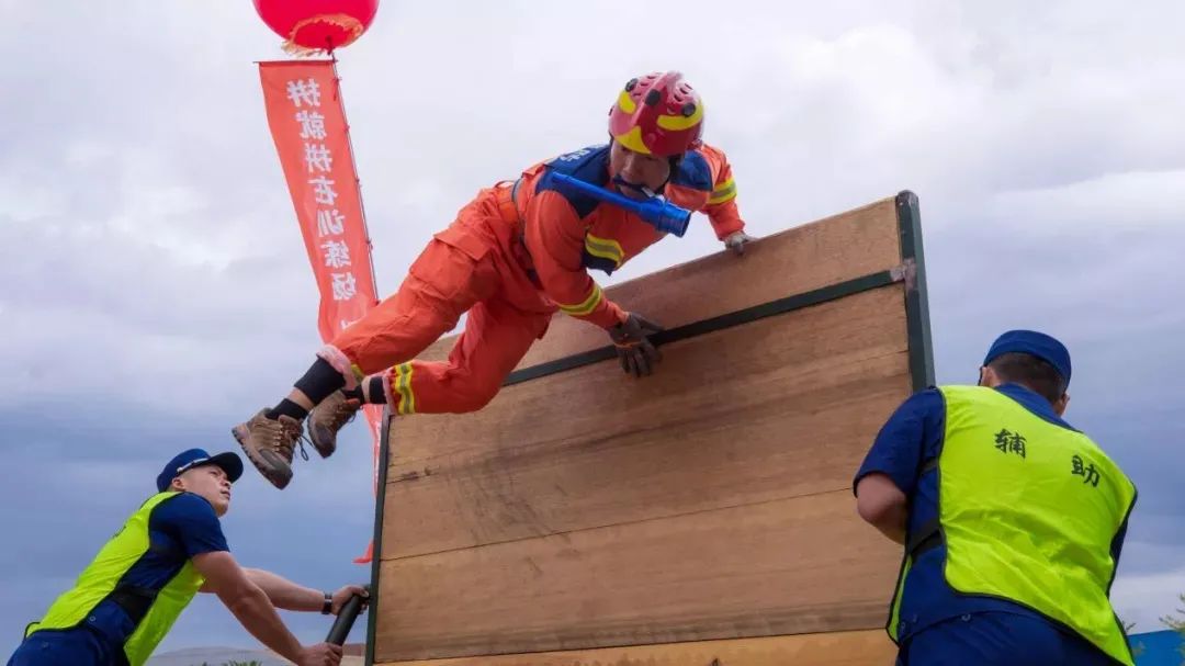 第三届女排世界杯陪打教练(学党史 | 郎平“铁榔头”的称呼，源自这场中日女排决战！)