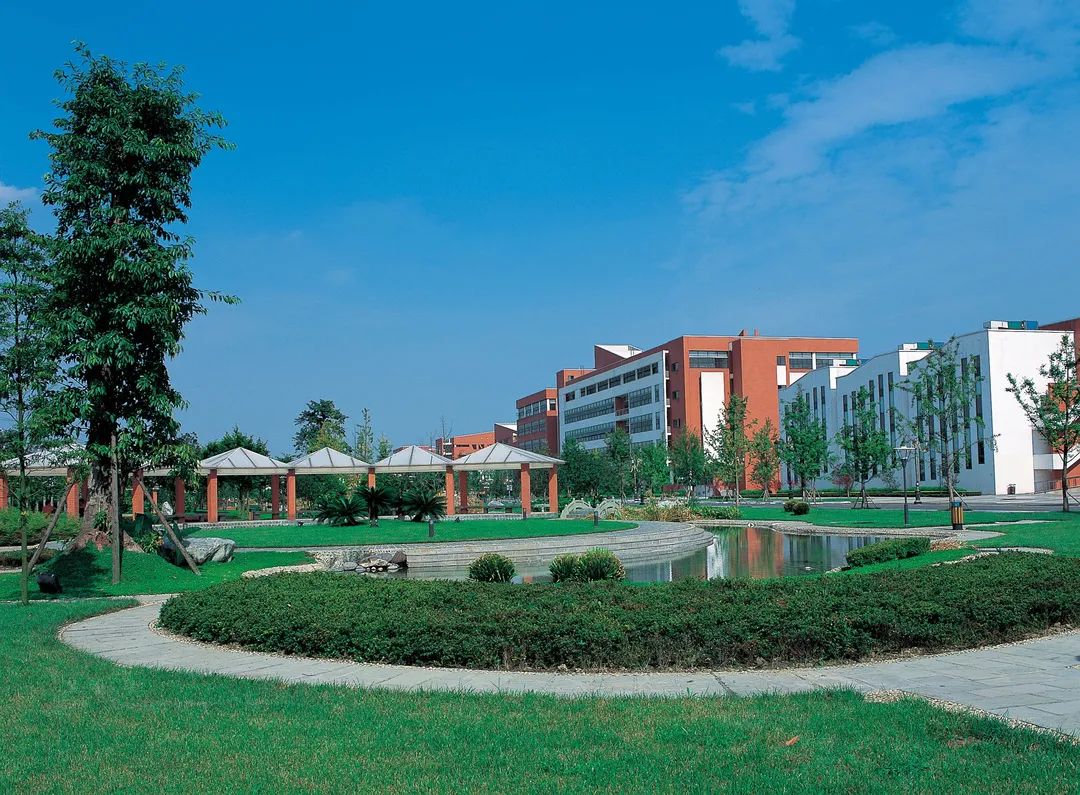 西南民族大学,生日快乐!