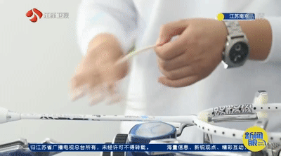 为林丹、谌龙的球拍穿线，服务顶级赛事！他们是赛场外的超强辅助