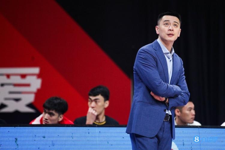 cba主教练杨鸣在哪里（杨毅：杨鸣在辽宁根深叶茂 他之前干副总的时候主要负责要账）-华海博客