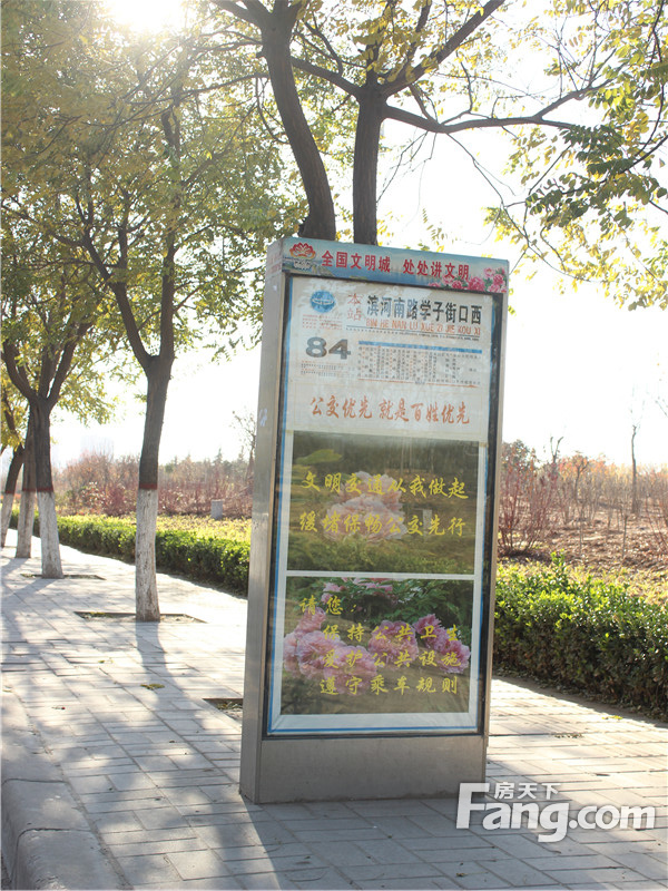 东方今典境界 VS 康城逸树在洛龙谁更胜一筹？