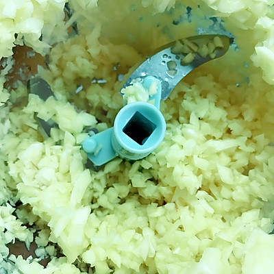 蒜蓉淸蒸大龙虾怎么做（蒜蓉粉丝蒸波士顿龙虾教程）