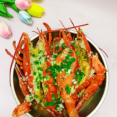 蒜蓉淸蒸大龙虾怎么做（蒜蓉粉丝蒸波士顿龙虾教程）