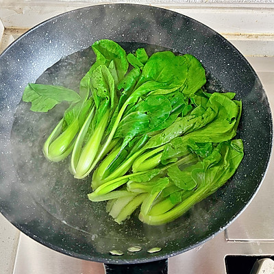 青菜炒香菇,青菜炒香菇的做法