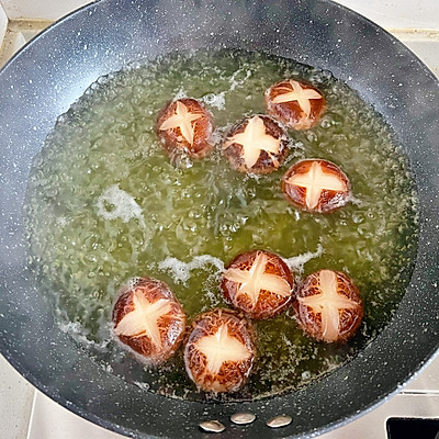 青菜炒香菇,青菜炒香菇的做法