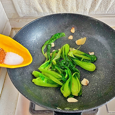 青菜炒香菇,青菜炒香菇的做法