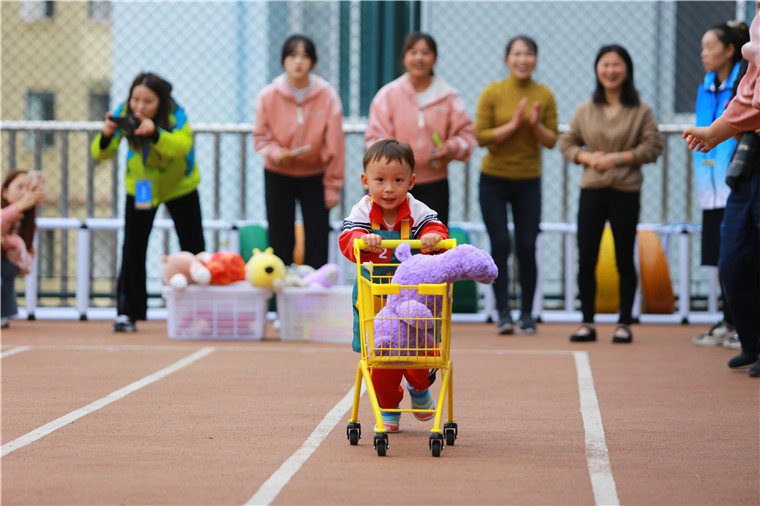 运动悦童心·健康伴我行——黄山区阳光·玉河幼儿园第二届秋季趣味运动会