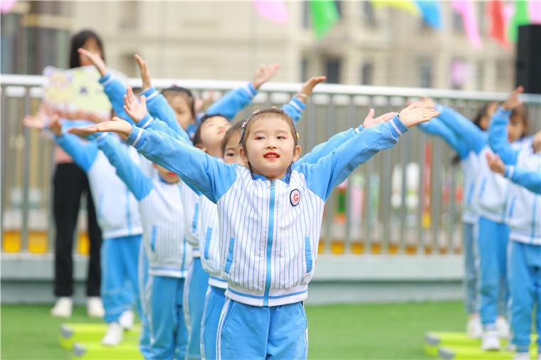 运动悦童心·健康伴我行——黄山区阳光·玉河幼儿园第二届秋季趣味运动会