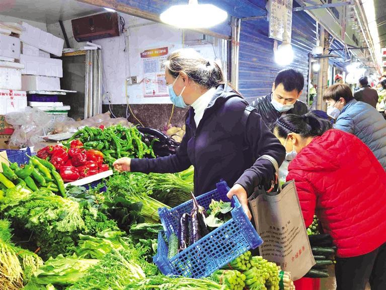 记者兵分多路走进兰州市内部分超市和肉菜市场看供应 问价格