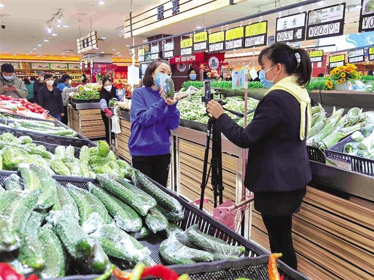 记者兵分多路走进兰州市内部分超市和肉菜市场看供应 问价格