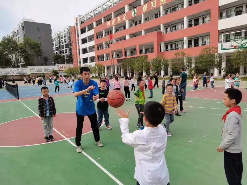 荆门足球场围网生产厂商哪家好(荆门总工会推进职工子女托管班建设，“5 2”让职工更放心)