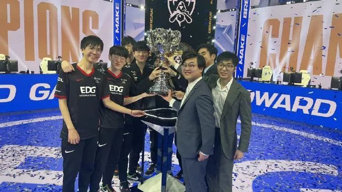 scout国籍到底是什么（刷屏的EDG是一群什么人？做了什么事让年轻人那么激动）