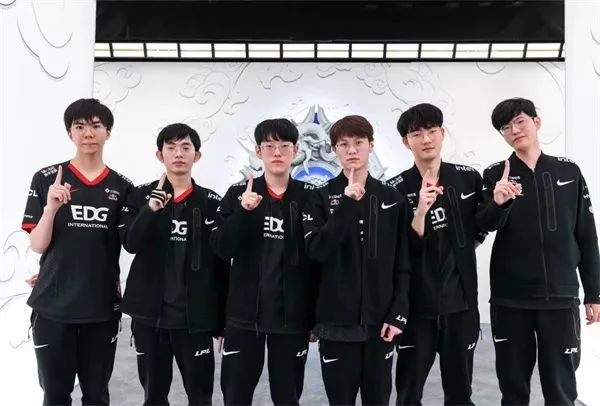 scout国籍到底是什么（刷屏的EDG是一群什么人？做了什么事让年轻人那么激动）