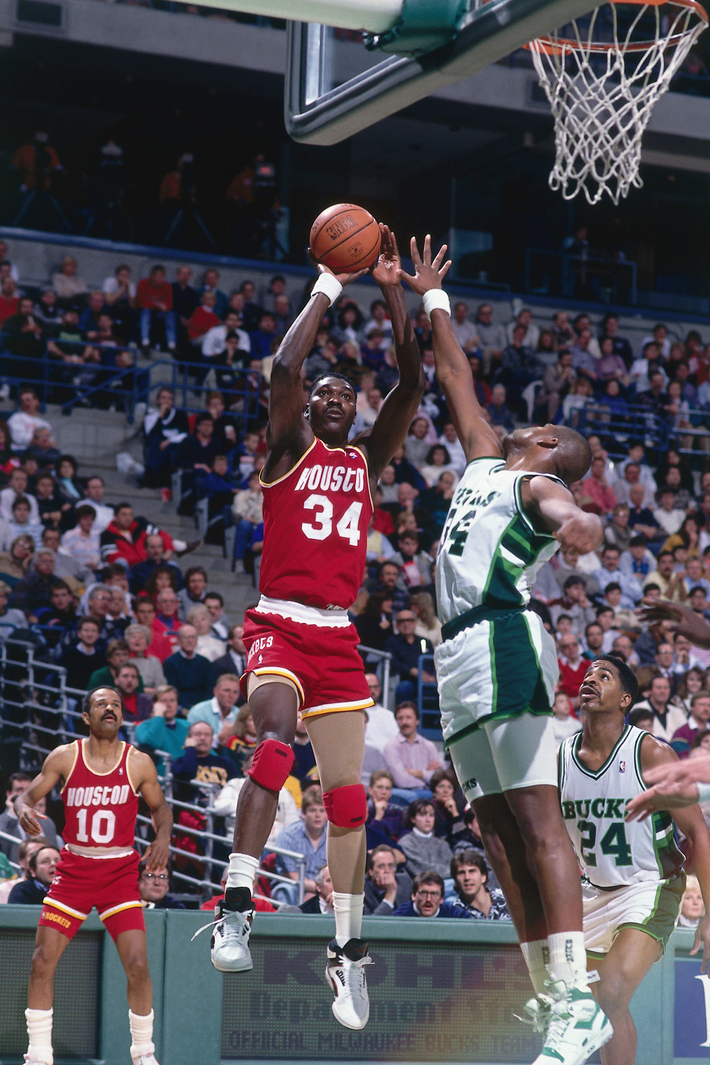 奥拉朱旺十佳球(哈基姆-奥拉朱旺十大比赛:全能四双中锋)