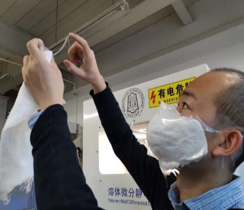 北京化工大学研发“彩虹丝口罩”有效阻隔新冠病毒