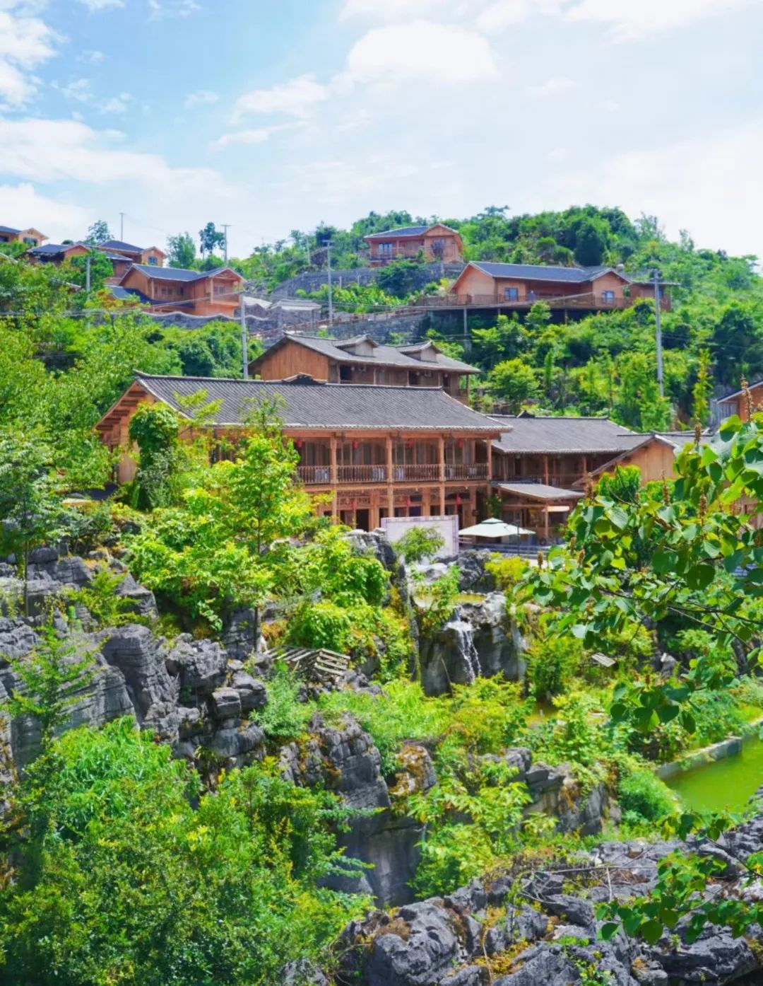 每日一宿丨初冬渐凉 来南山云逸慢享山野时光