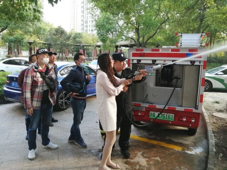 南码头的这辆迷你消防车,你见过吗?