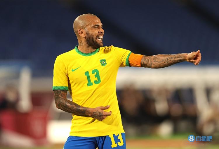 巴西国家队阿尔维斯（仅次于卡福及卡洛斯，阿尔维斯成巴西国家队历史出场数第三多球员）-趣拿体育