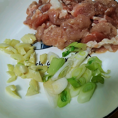 青椒炒肉的做法,青椒炒肉的做法步驟