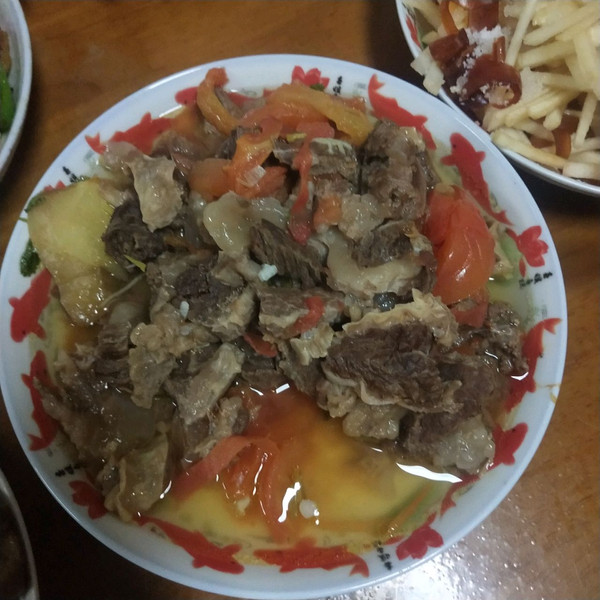 牛肉炖柿子,