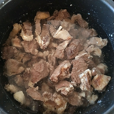 牛肉炖柿子,