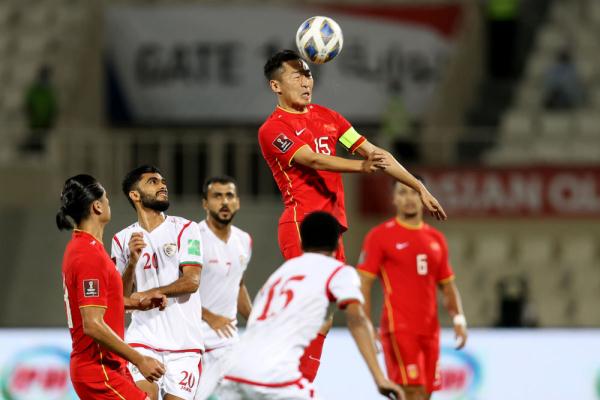 2022世界杯中国b组（足球｜世预赛12强赛：中国队对阵阿曼队）