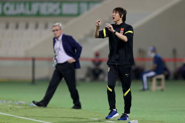 2022世界杯中国b组（足球｜世预赛12强赛：中国队对阵阿曼队）