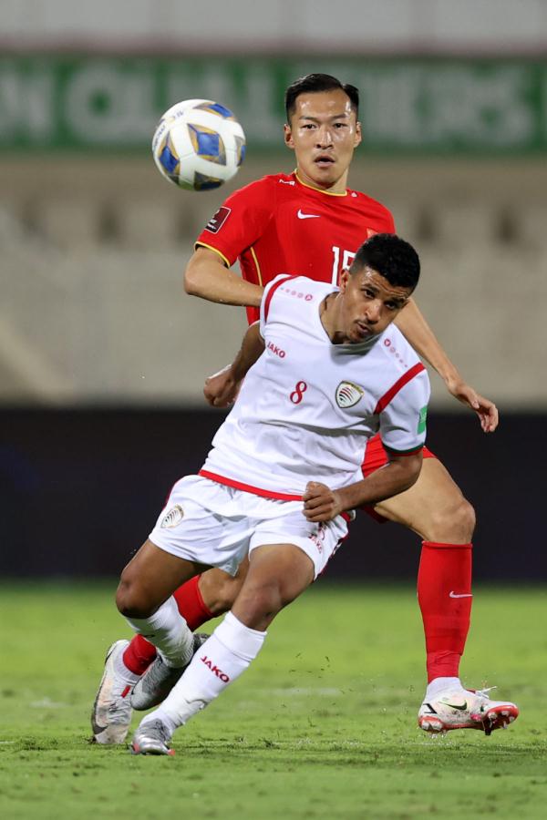 2022世界杯中国b组（足球｜世预赛12强赛：中国队对阵阿曼队）