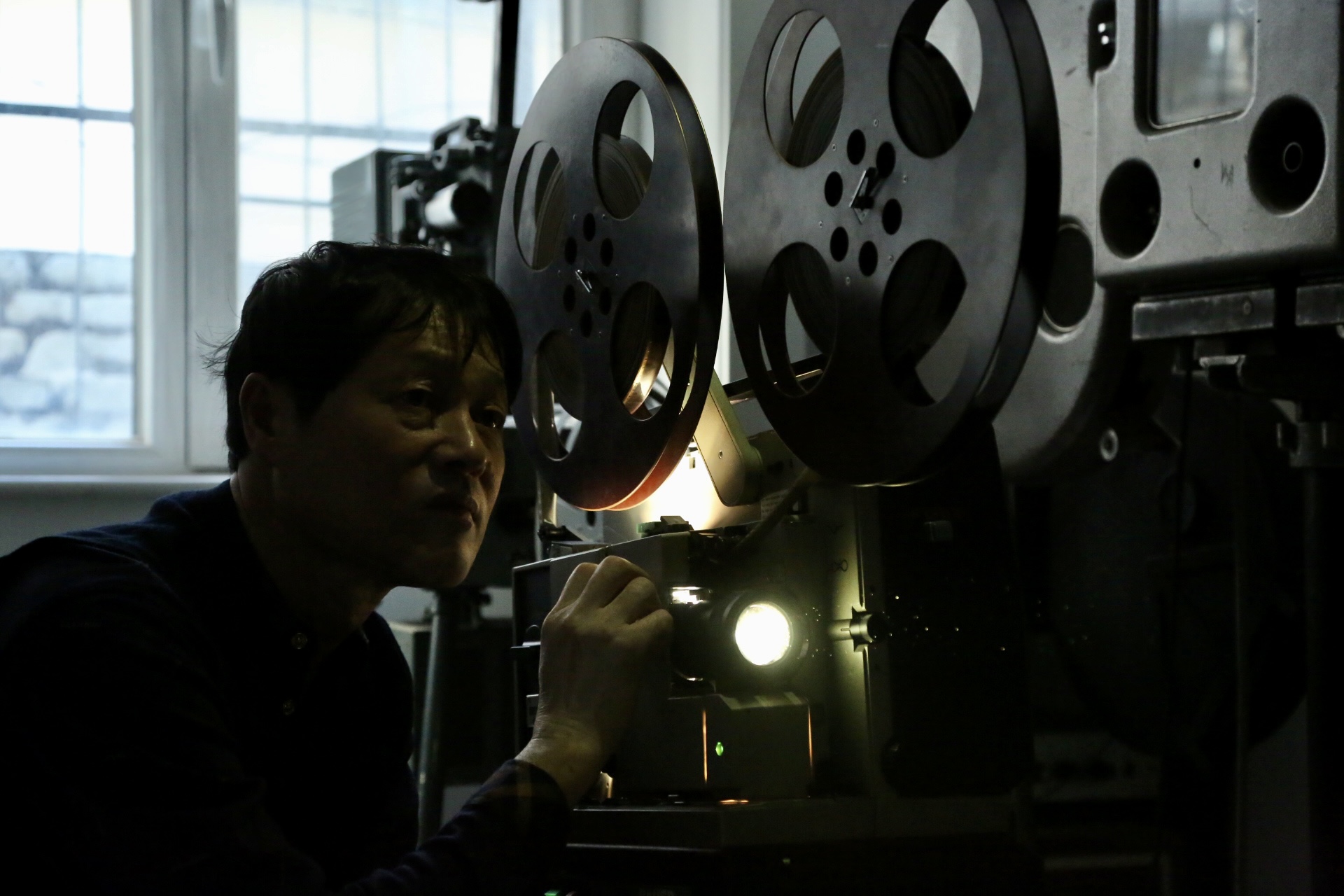 胶片放映员全北京屈指可数，他们如此迷恋胶片电影和放映机收藏