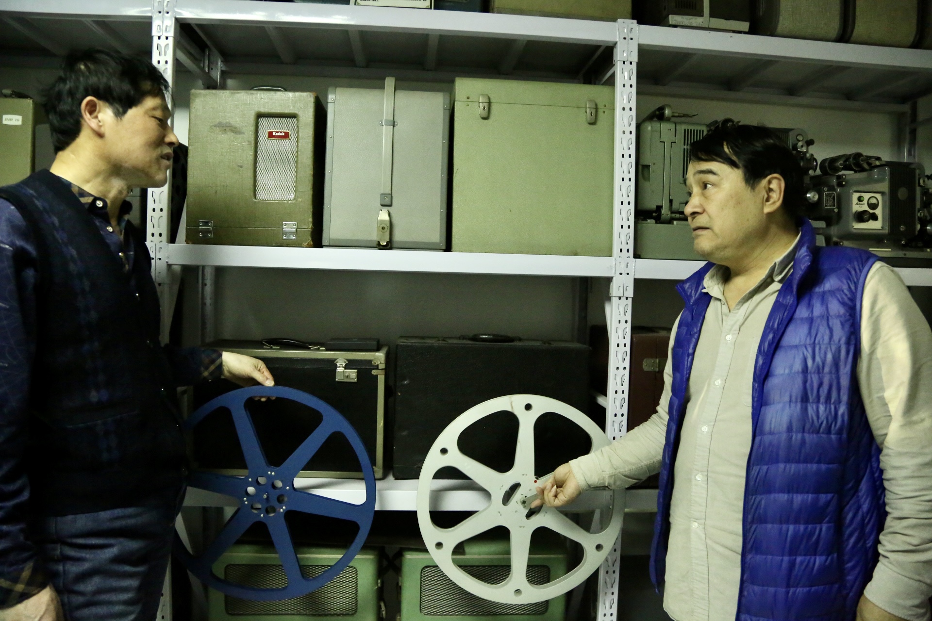 胶片放映员全北京屈指可数，他们如此迷恋胶片电影和放映机收藏