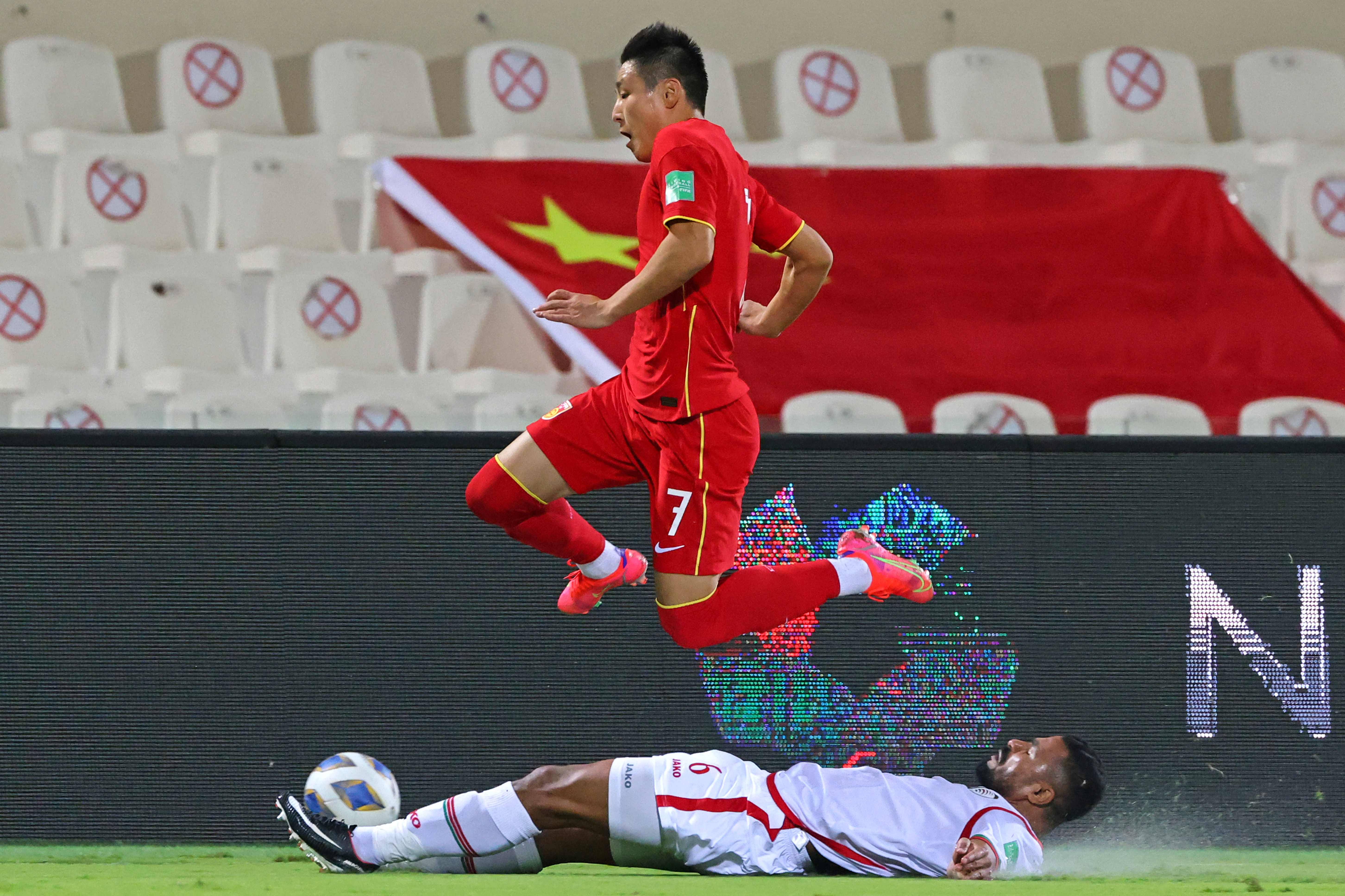 武磊为什么不在国足（武磊为何落选国足名单：李霄鹏不会用的球员，竟直接放弃？）