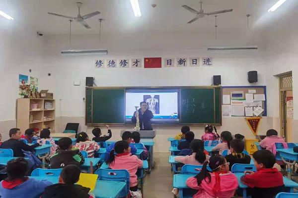 合肥市朝霞小學(xué)家校合作齊攜手促成長(圖6) 合肥市朝霞小學(xué)家校合作齊攜手促成長(圖6)